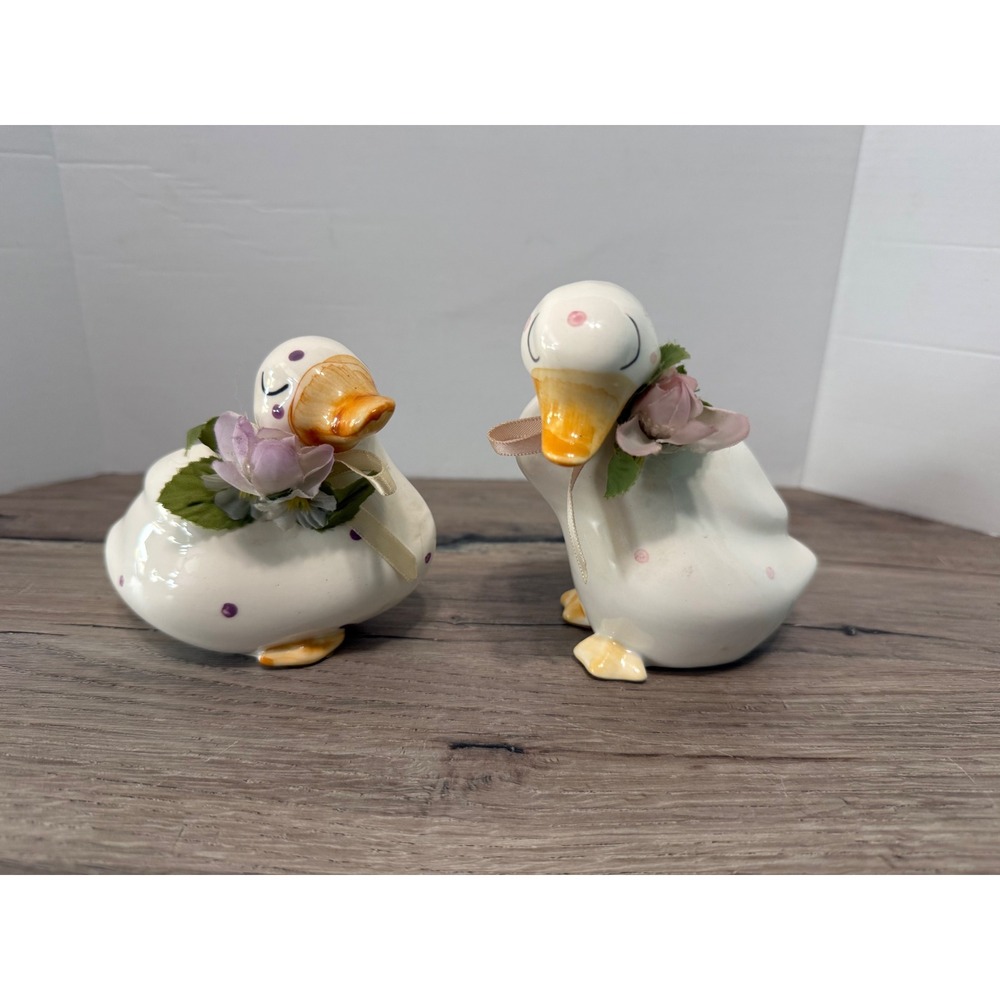 Vintage 1983‎ Enesco Ceramic Duck Figurine Polka Dot Flower Ribbon Cottagecore